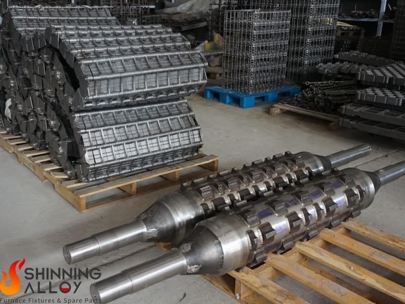 Drive roller and cast link conveyor